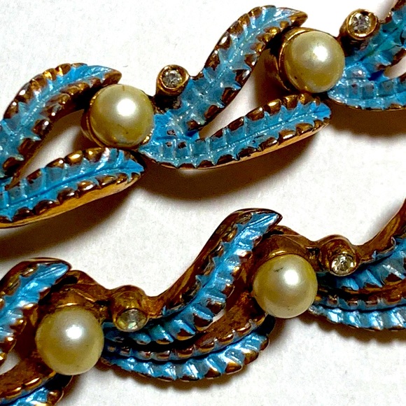 Hobé Vintage Necklace and Bracelet - Picture 3 of 8